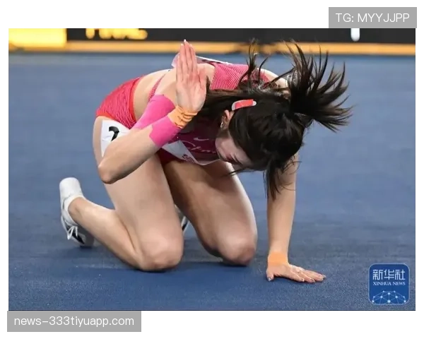 吴艳妮赛前喝冰美式像打卡上班，网友：这姐是田径圈刘亦菲还是自律狂魔？